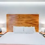 Oceanview Roof Pool With Speakeasy Cafe And Gym Plus Parking