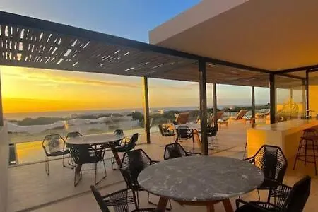 Oceanview Roof Pool With Speakeasy Cafe And Gym Plus Parking
