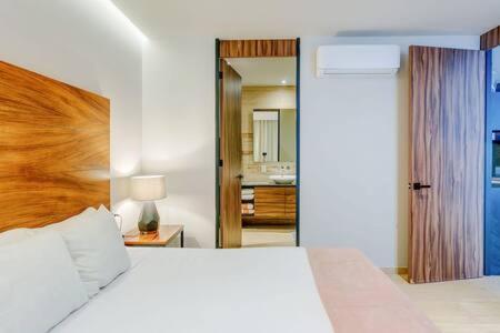 Oceanview Roof Pool With Speakeasy Cafe And Gym Parking Playa del Carmen